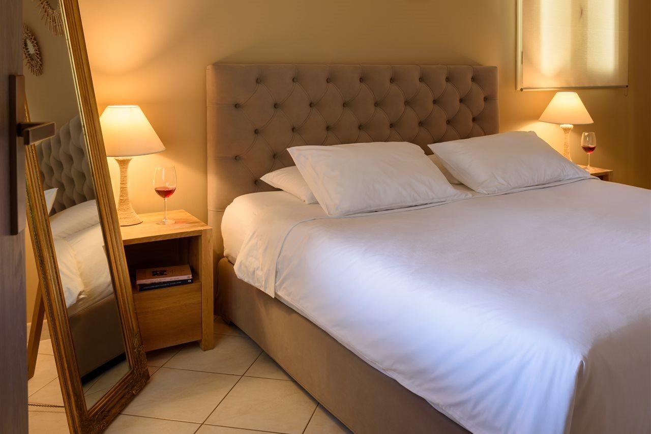 Suite Home Santorini Fira  Ngoại thất bức ảnh