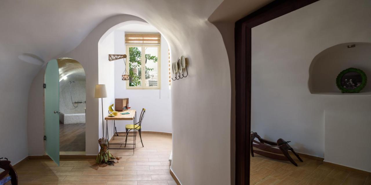 Suite Home Santorini Fira  Ngoại thất bức ảnh