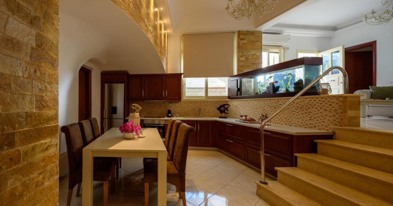 Suite Home Santorini Fira  Ngoại thất bức ảnh